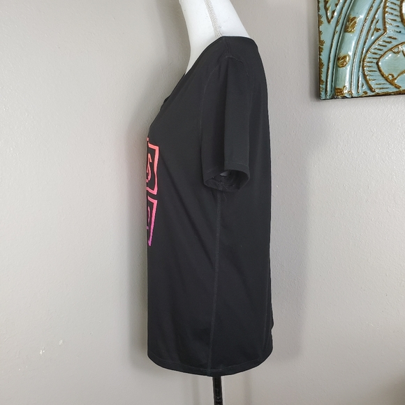 Athletic Works "what's cardio?" V- Neck - Picture 3 of 5